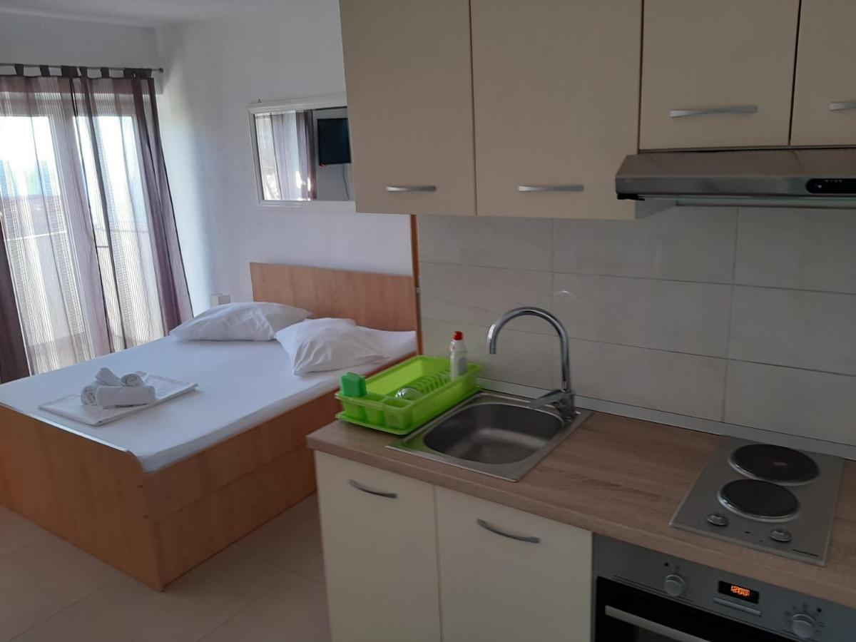 Apartments Monika Omiš Esterno foto