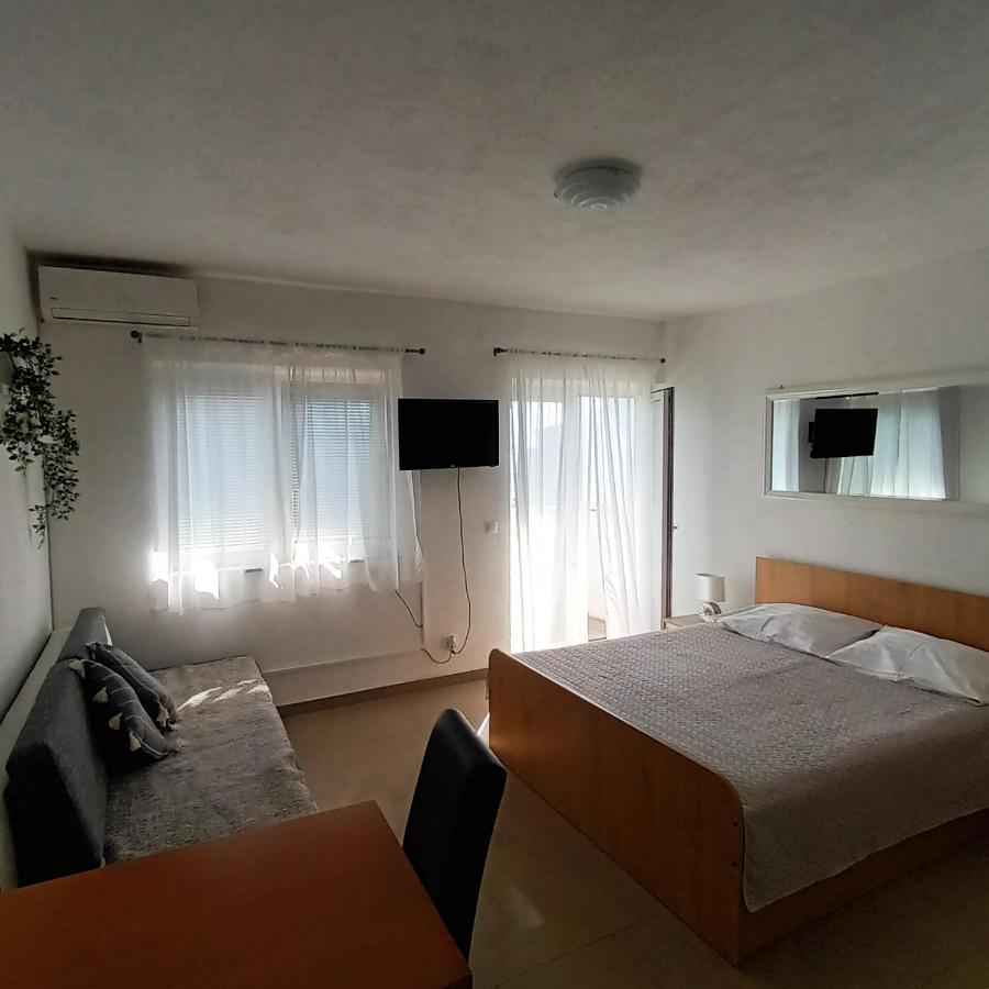 Apartments Monika Omiš Esterno foto