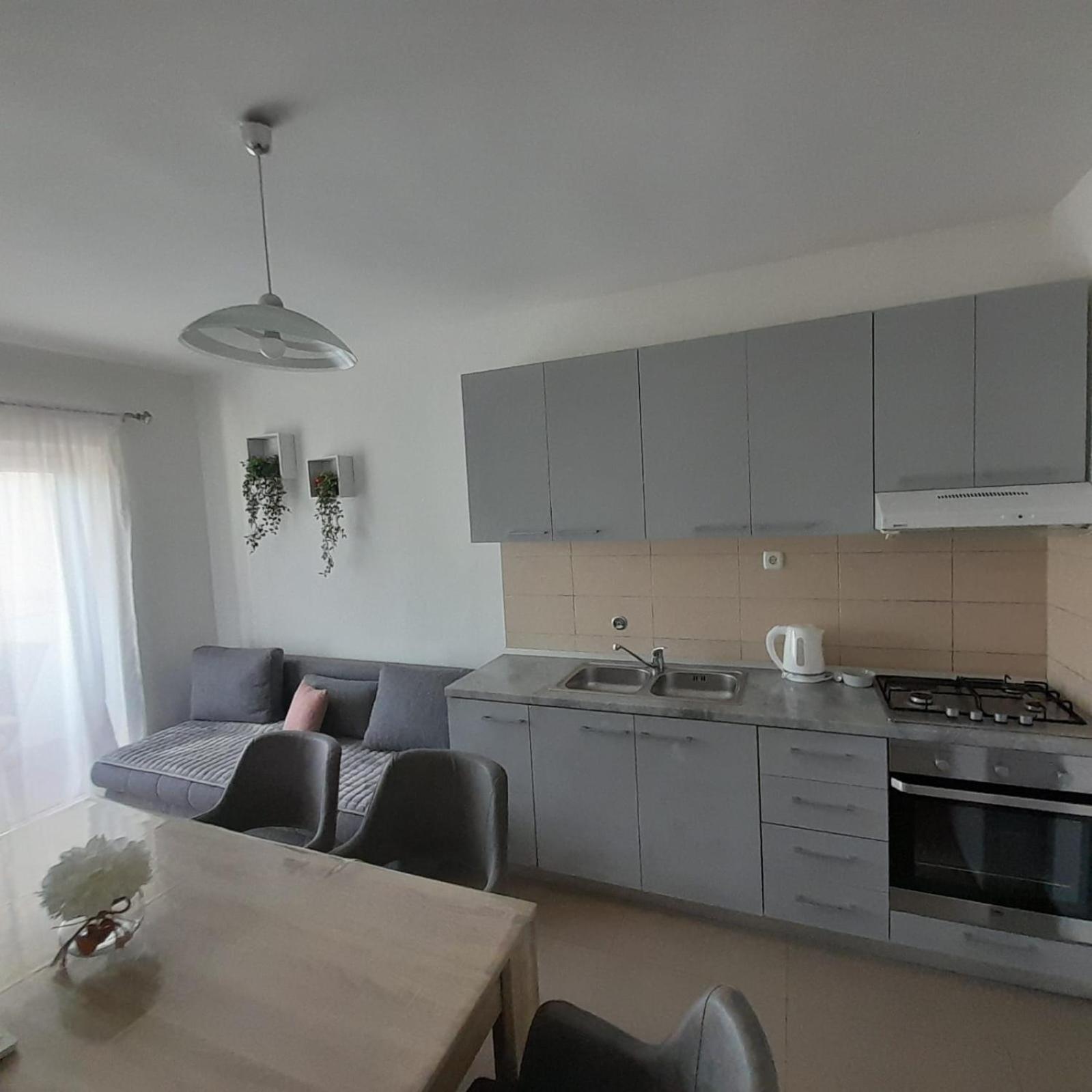 Apartments Monika Omiš Esterno foto